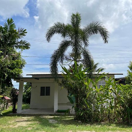 Cosy Little Home Near To The Town Pasir Puteh Esterno foto